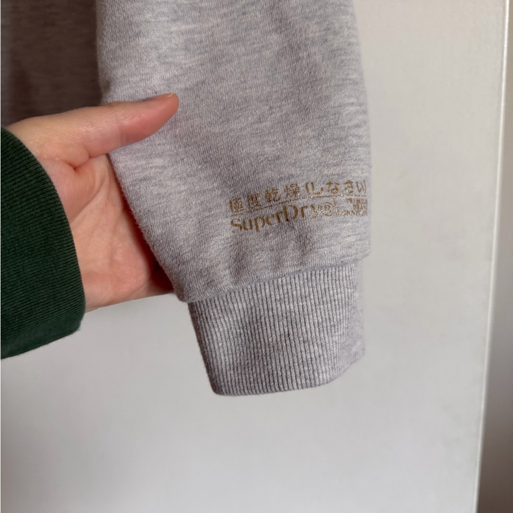 Superdry Appliqué Serif Loopback Crew Sweatshirt size 8 EUC - Picture 10 of 12